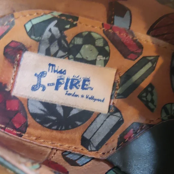 Elegant Teal and Green Women's Flats - Picture 2 of 7